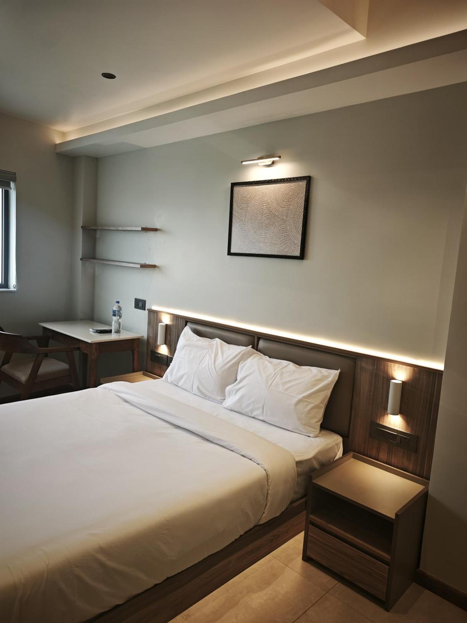Alite Enclaves Fully Furnished Apartments Thrissur Buitenkant foto